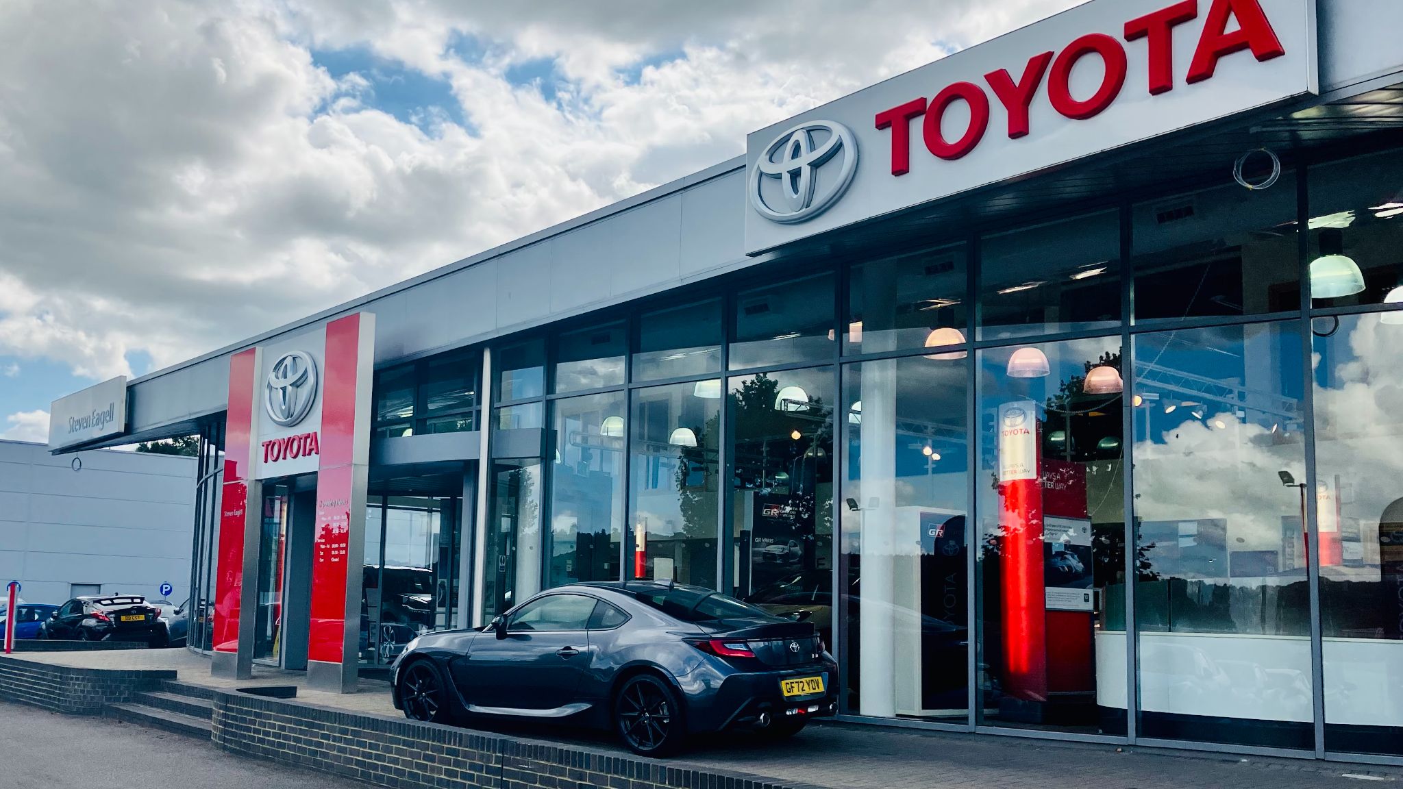 Steven Eagell Toyota Tunbridge Wells | Car dealership in Tunbridge ...